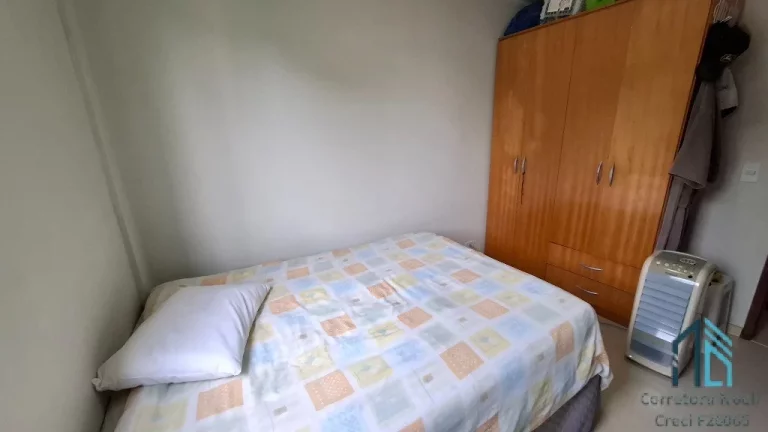Imagem Apartamento 02 quartos, uma vaga, frente Hospital das Clinicas HC me Curitiba PR