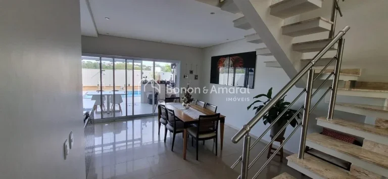 Imagem Esta belíssima residência no Condomínio Le Village destaca-se pelo projeto moderno e sofisticado,...