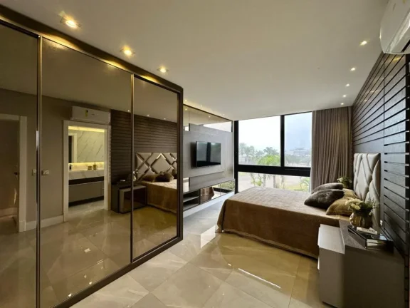 Imagem Casa em Condominio 6 Dormitórios - Bairro Centro
