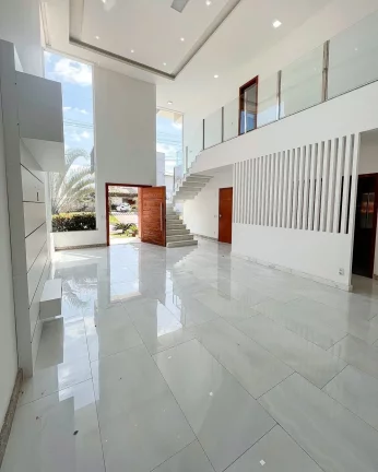 Imagem Belíssima casa duplex composta por quatro suítes