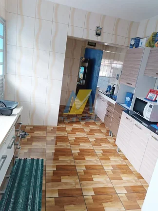 Imagem Renda imediata com 3 casas no mesmo terreno! Invista já