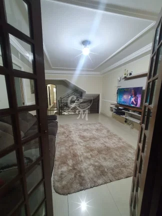 Imagem Sobrado com 4 Dormitórios e 4 vagas