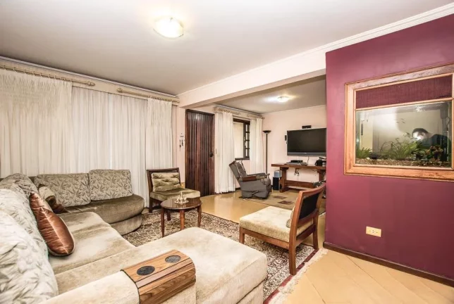 Imagem Sobrado 4 quartos no Santo Inácio.