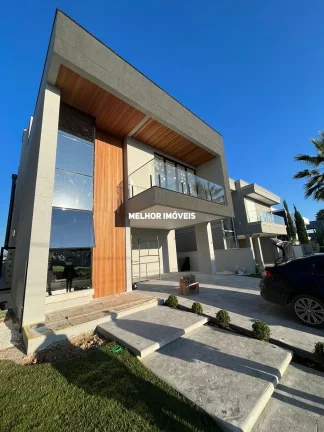 Imagem Casa nova Alto Padrão á venda com 3 suítes e 2 vagas localizada em Camboriú