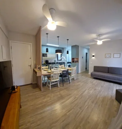 Imagem Apartamento reformado em Guarujá-SP, Jardim Astúrias: 2 quartos, 1 suíte, 2 salas, 2 banheiros, 1 vaga de garagem, 62,25 m²
