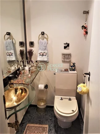 Imagem Ótimo apartamento com 199m² em Moema. Andar alto, living amplo com varanda, salas de estar, home e...