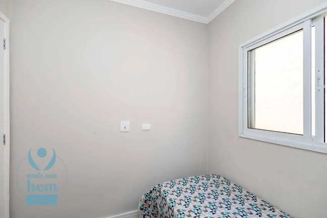 Imagem Sobrado com 3 quartos (1 suíte), 4 vagas de garagem à venda por R$ 780.000 - Pinheirinho - Curitiba/PR