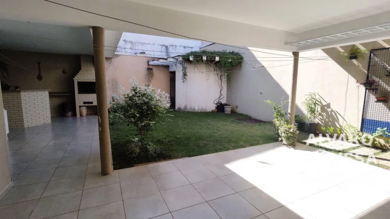Imagem Casa térrea no Bairro Brasil em Itu, com 4 dormitórios. local nobre, at:315m2 ac:250m2