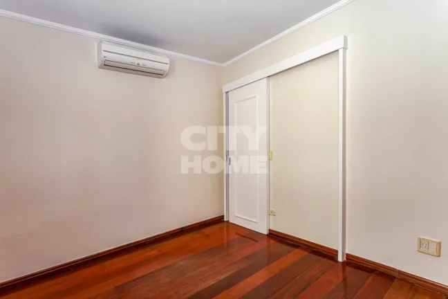 Imagem Lindo apartamento com 118 m² área útil, 03 dormitórios - sendo 01 suíte, living para dois ambie...