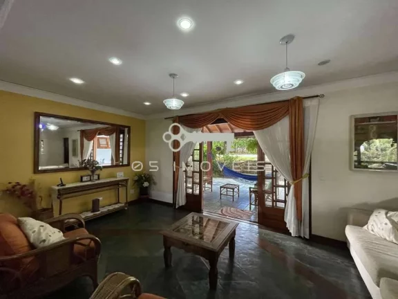 Imagem Linda casa com 06 quartos (1 suíte) , piscina, gourmet no "Granja Viana II"