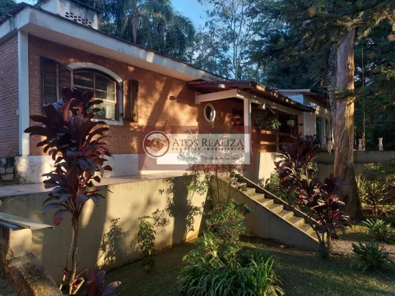 Imagem Vendo SUPER Oportunidades em condomínio clube em São Bernardo do Campo. Casa com uma área útil de 420m2, terreno de 1500m2, São 3 Dormitorios, sendo 1 Suíte, casa em condômino fechado, com clube dentro do Condomínio, Restaurante para os Sócios, um super i