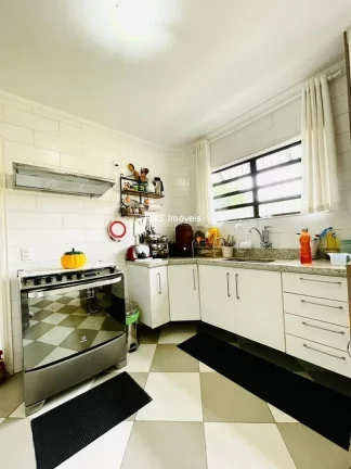 Imagem Imóvel de luxo na Vila da Saúde: casa com 4 quartos, 2 suítes, 2 salas, 4 vagas de garagem e 148m² em São Paulo-SP.