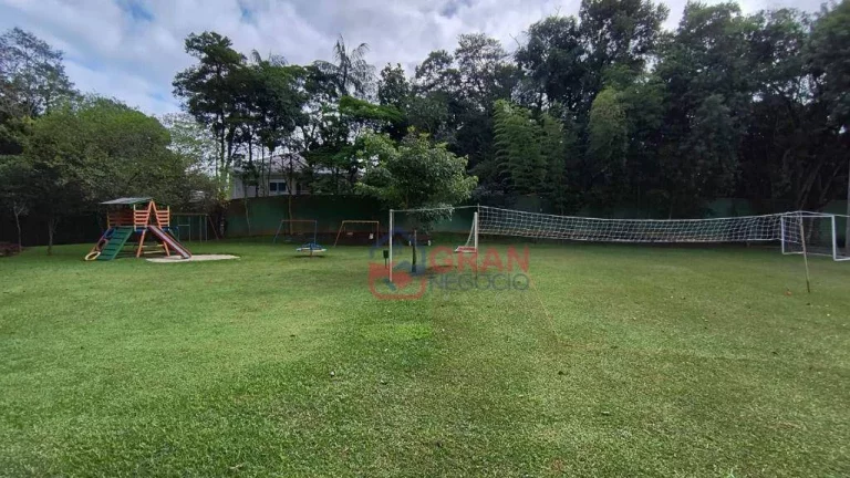 Imagem Casa Alto Padrão para Aluguel em Condomínio Fechado com Bosque Privativo