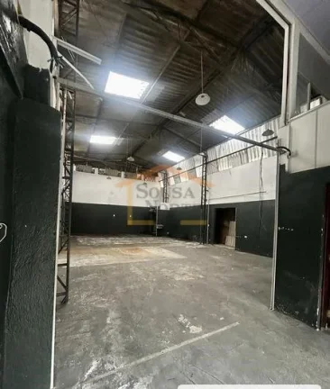 Imagem GalpÃ£o comercial reformado, 216mÂ² de Ã¡rea Ãºtil, com mezanino superior para escritÃ³rio, instalaÃ...