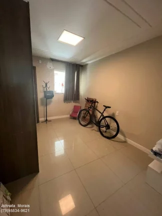 Imagem Casa à Venda em Rua Pública no Bairro 18 do Forte - Confira os Detalhes!