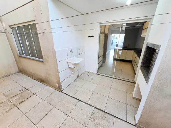 Imagem Apartamento semi mobiliado com 2 dormitórios e 1 vaga no Santa Regina em Camboriú/SC