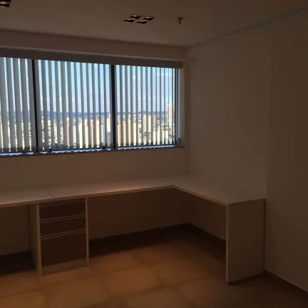 Imagem Sala comercial para locação em condomínio na Vila Boaventura, Jundiaí-SP: 1 sala, 1 banheiro, 1 vaga de garagem, 30,00 m².
