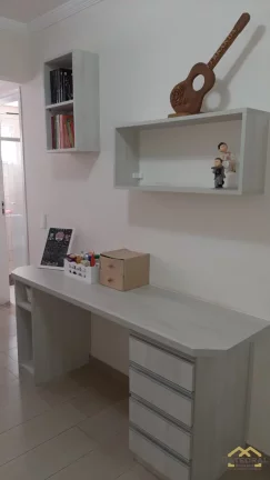 Imagem Casa térrea com 2 quartos sendo 1 suíte com garagem para 3 carros - Jundiaí/SP