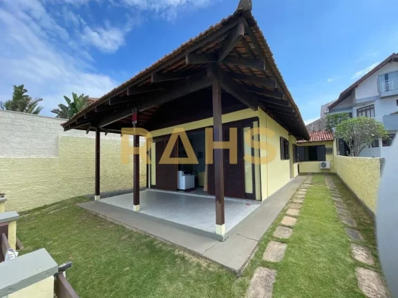 Imagem Venha conhecer essa bela casa em Ubatuba, Santa Catarina, com 3 dormitórios, 2 suítes e garagem co...