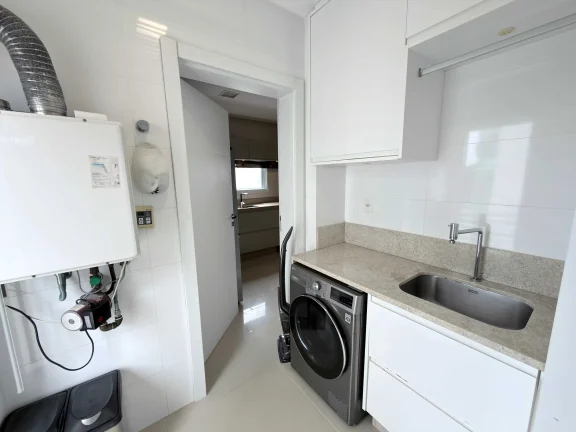 Imagem Apartamento com 3 dormitórios sendo 3 suítes e 3 vagas de garagem em Balneário Camboriú/SC