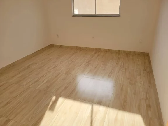 Imagem Casa com excelente quintal e área gourmet/ lazer com mini parquinho.