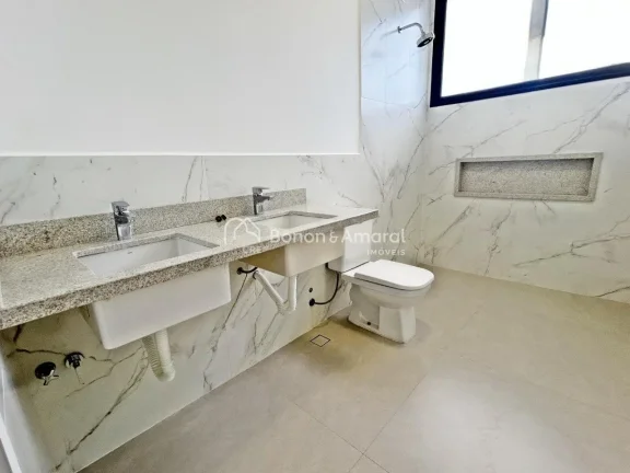 Imagem Moderna, recém-construída e com um projeto pensado para oferecer conforto e integração, essa cas...