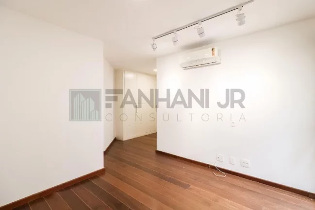 Imagem Apartamento de luxo para locação no Itaim Bibi, São Paulo-SP: 3 quartos, 3 suítes, 3 salas, 4 banheiros, 3 vagas e 172m².