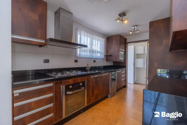 Imagem Casa térrea em condomínio em Santa Felicidade 2 suites