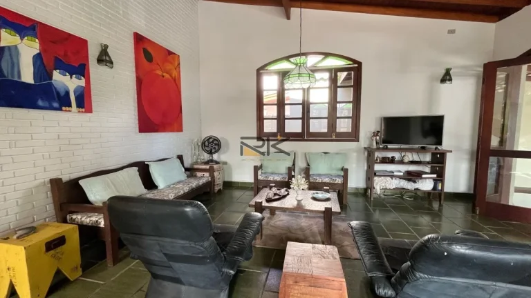 Imagem CASA EM CONDOMINIO FECHADO COM 3 DORMITÓRIOS,2 VAGAS DE GARAGEM,SALA 2 AMBIENTES