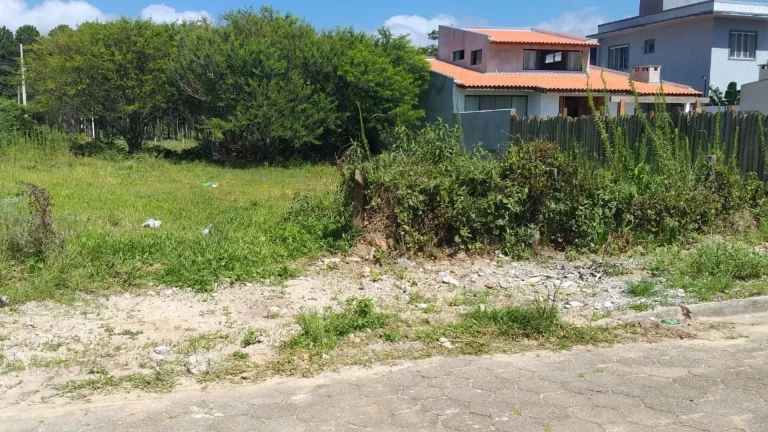 Imagem Terreno à venda em Garopaba-SC, no bairro Pinguirito, com 265,00 m² - Imperdível!