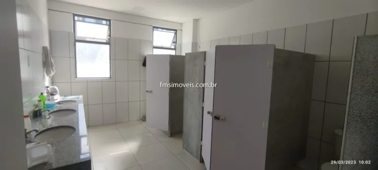 Imagem Galpão com 2025m² para locação em Tamboré.