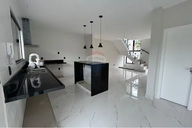 Imagem Casa de luxo em Condomínio Fechado em Vargem Pequena