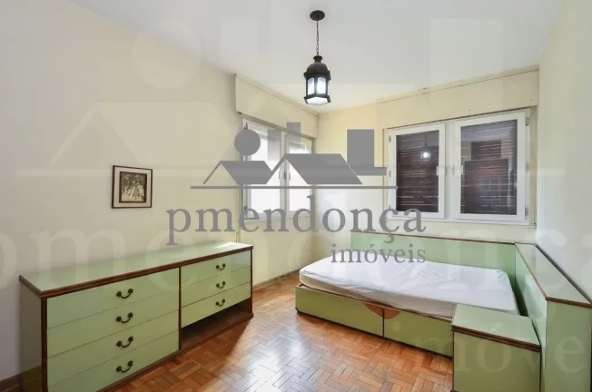 Imagem Apartamento de 141m² em Pinheiros para reforma, 3 quartos e 1 vaga.