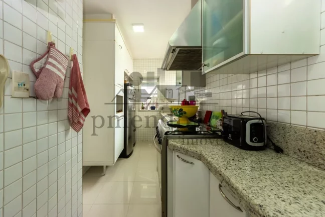 Imagem Charmosa cobertura triplex em Higienópolis, com varanda ampla e agradável.