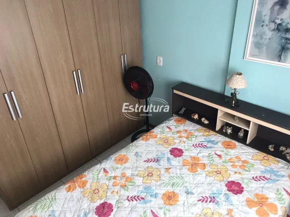 Imagem Sobrado com localização central e pátio amplo