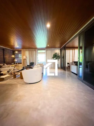 Casa em Condomínio Beira-Mar | 4 Suítes | 819M2 | Piscina | Vista Mar Nascente