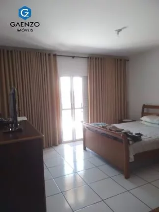 Imagem Sobrado a venda, 3 dormitórios (2 suítes), 4 vagas, Jd das Flores