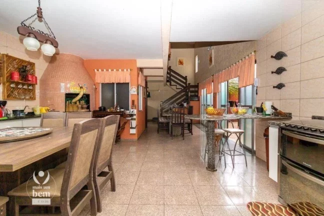 Imagem Sobrado com 398 m², 4 quartos (2 suítes) à venda por R$ 1.300.000 - Bacacheri - Curitiba/PR