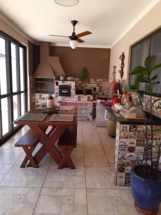 Imagem Casa a venda no Condomínio Portal das Estrelas em Boituva, interior SP