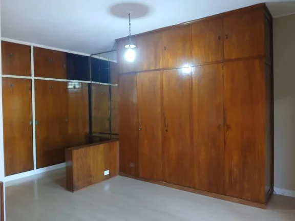 Imagem Casa Comercial à Venda em São Paulo-SP, Vila Monumento: 4 Quartos, 1 Suíte, 4 Salas, 3 Banheiros, 6 Vagas, 280m². Imperdível!