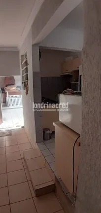 Imagem Casa no Jardim Morumbi, 3 quartos (1 suíte), 155m² de construção, 260m² de terreno, quintal amplo com churrasqueira, a 5 min do centro e perto do shopping!