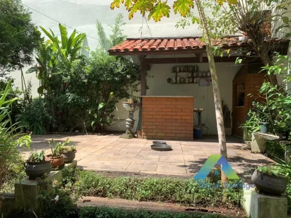 Imagem OPORTUNIDADE DE MORAR EM INDIANAPOLIS EXCELENTE CASA 4 DORMITORIOS, 2 VAGAS ESPAÇO GOURMET OTIMO VALOR !