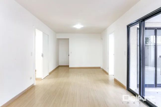 Imagem Apartamento térreo com 02 gardens - Bairro Bigorrilho - 122m2 privativos + 122 de gardens - R$ 1.100.000,00