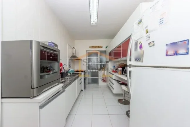 Imagem Apartamento à venda, com 129m², 2 dormitórios, sendo 1 suite e 3 banheiros. Planta ampla e bem di...