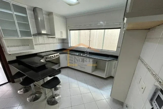 Imagem Sobrado alto padrão. 
1º andar: sala de estar, jantar, lavabo, cozinha com despensa, lavanderia co...