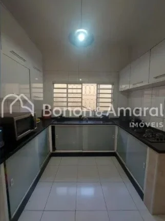 Imagem Excelente sobrado à venda no Bairro Jardim Chapadão, repleto de armários. A casa conta com três ...