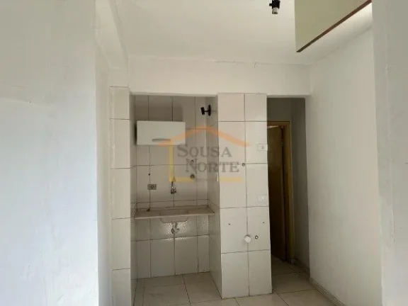 Imagem Sala comercial com 88 m², 2 banheiros e duas entradas independentes. Atualmente subdividida em duas...