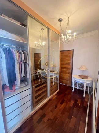 Imagem Casa Sobrado, 4 Dormitórios (2 suítes),296m² 4 vagas, Jd Apollo II, SJc.