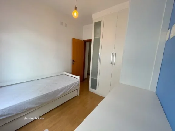 Imagem Totalmente mobiliado, sendo 2 quartos, com 1 suíte, 3 banheiros, cozinha ampla no estilo americano,...
