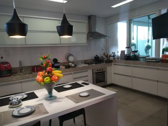 Imagem Casa de Luxo no Condomínio Ravines - Espaço, Conforto e Elegância